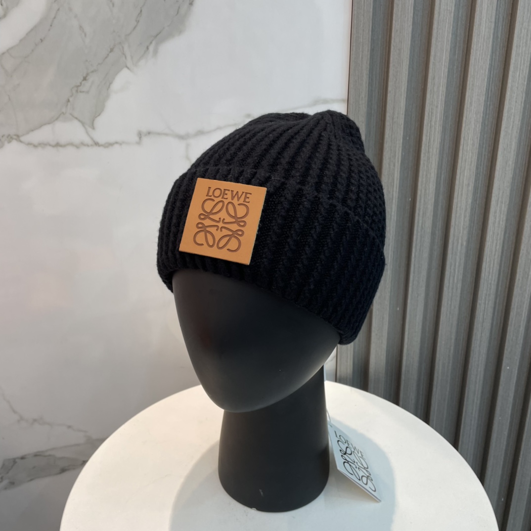 Loewe Beanie - FashionPlug