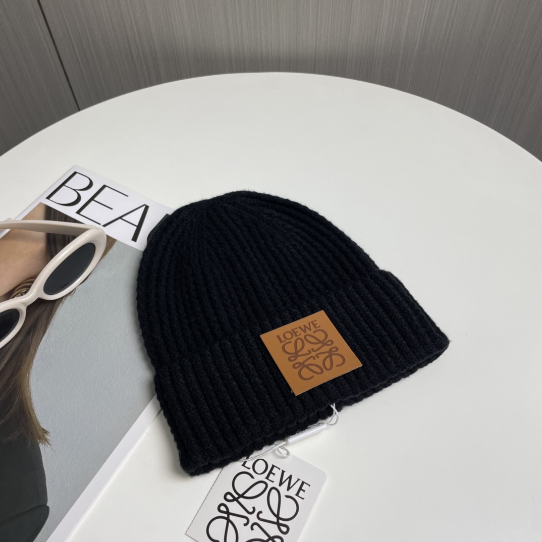 Loewe Beanie - FashionPlug