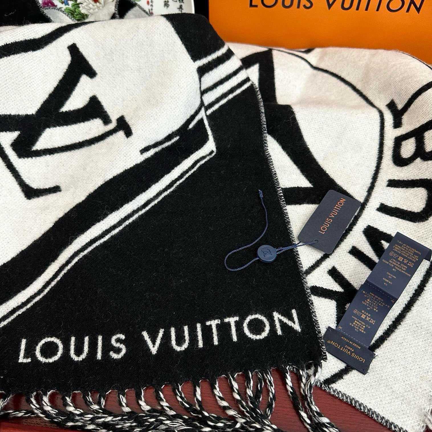Louis Vuitton Lock And Keys Scarf  M92855 - FashionPlug