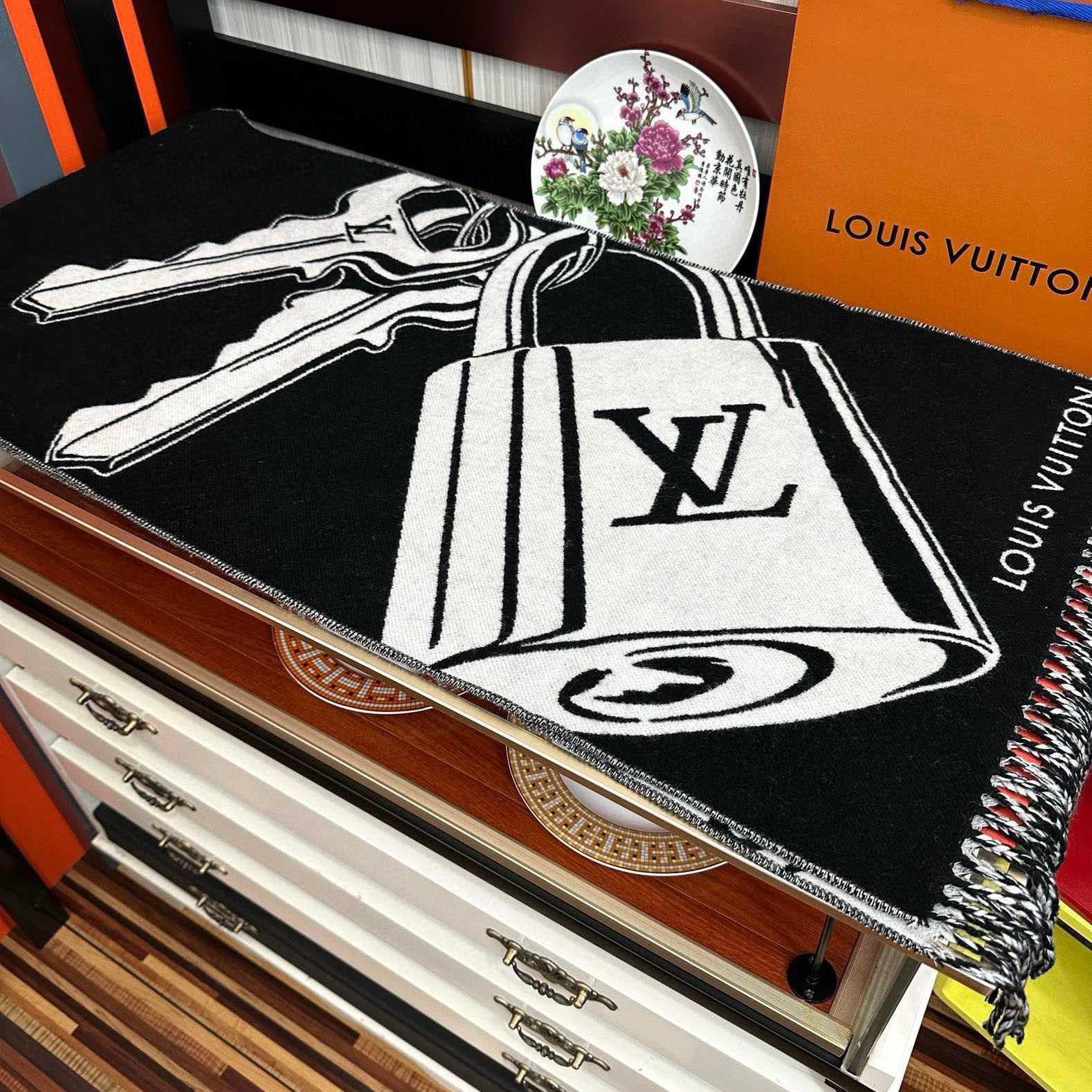 Louis Vuitton Lock And Keys Scarf  M92855 - FashionPlug