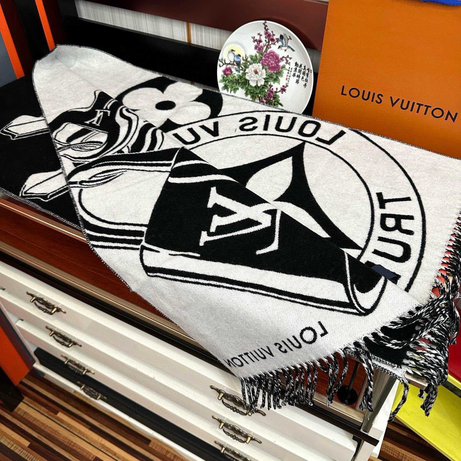Louis Vuitton Lock And Keys Scarf  M92855 - FashionPlug