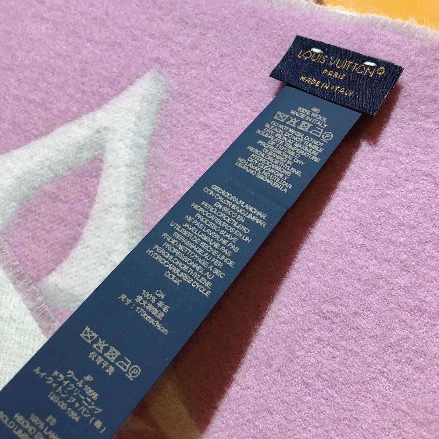 Louis Vuitton Duo Infinity Scarf  M93281 - FashionPlug