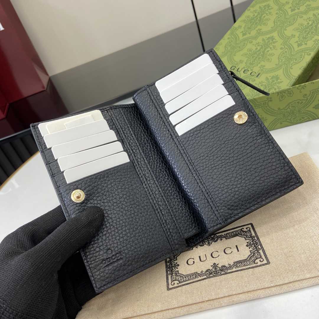 Gucci GG Emblem Zip Key Case - FashionPlug