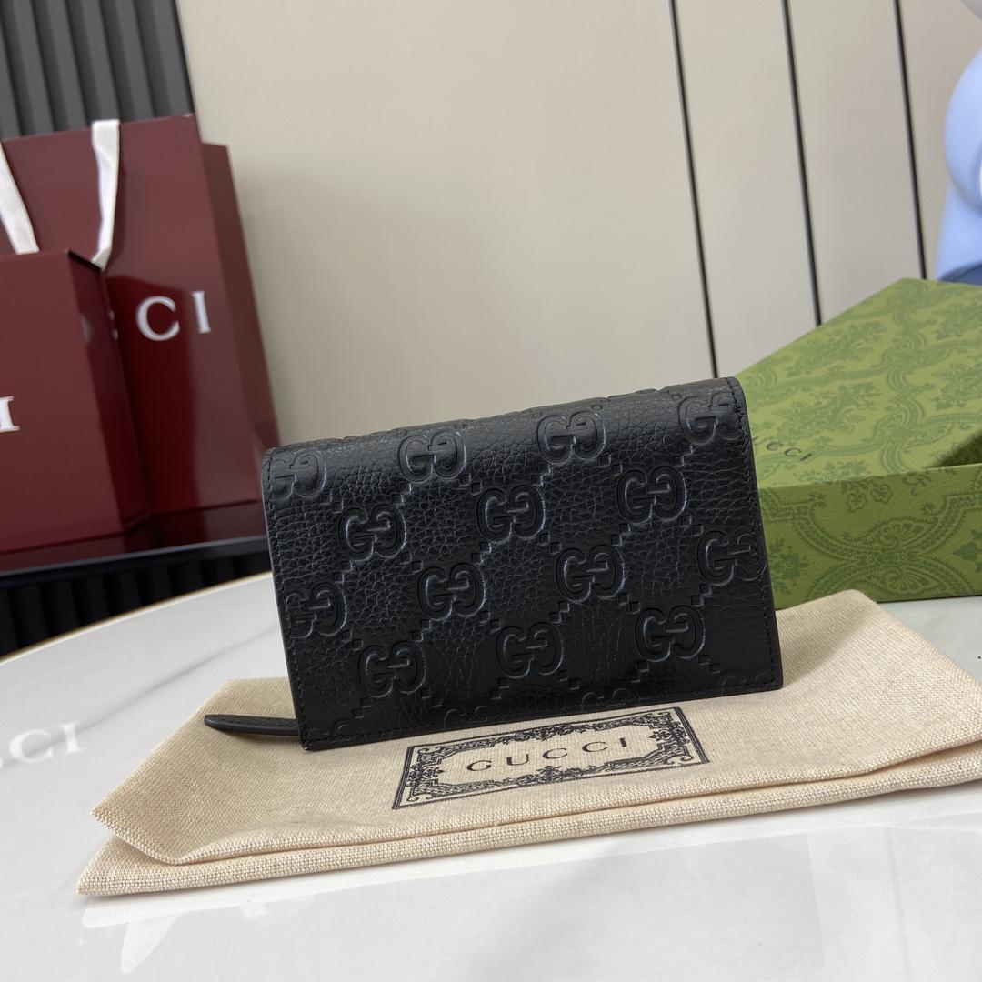 Gucci GG Emblem Zip Key Case - FashionPlug