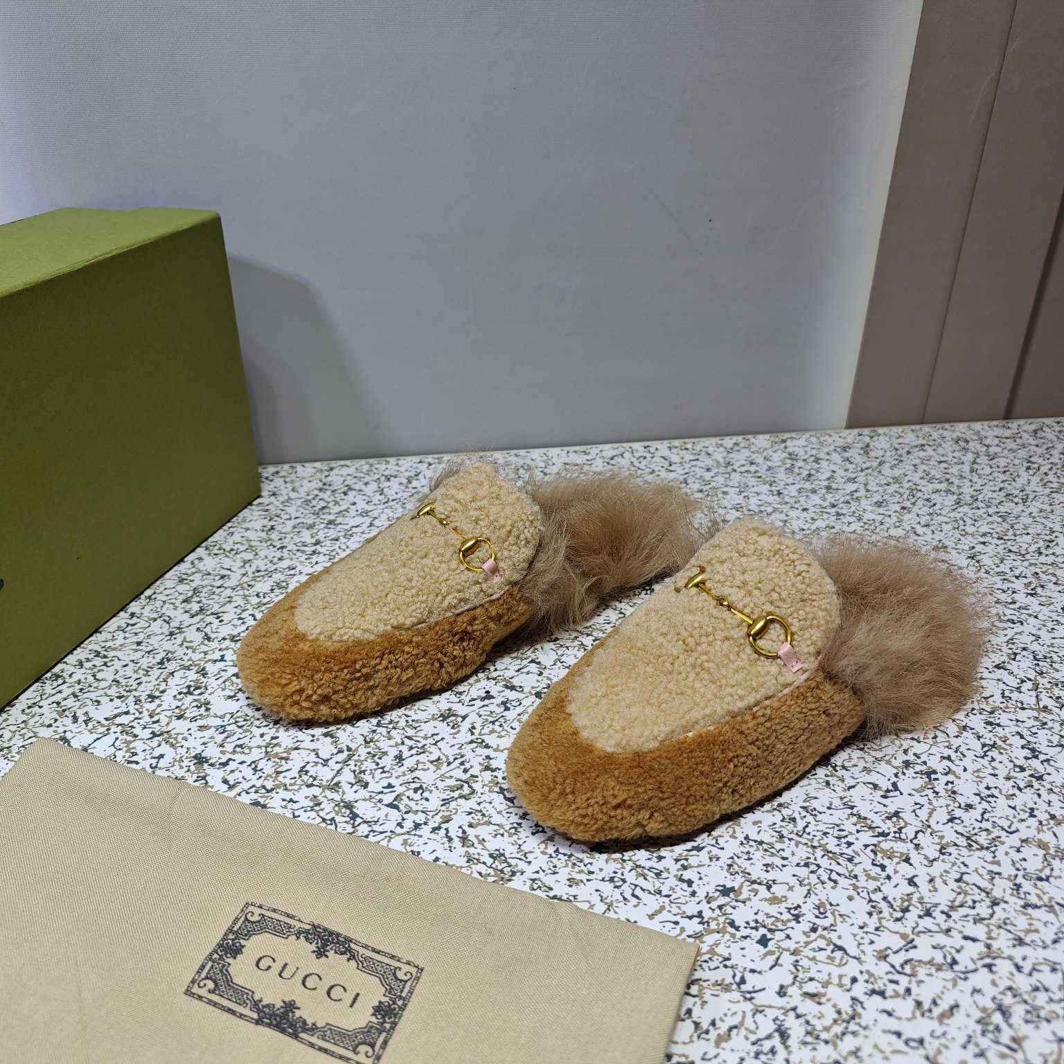 Gucci Shearling Slip - FashionPlug