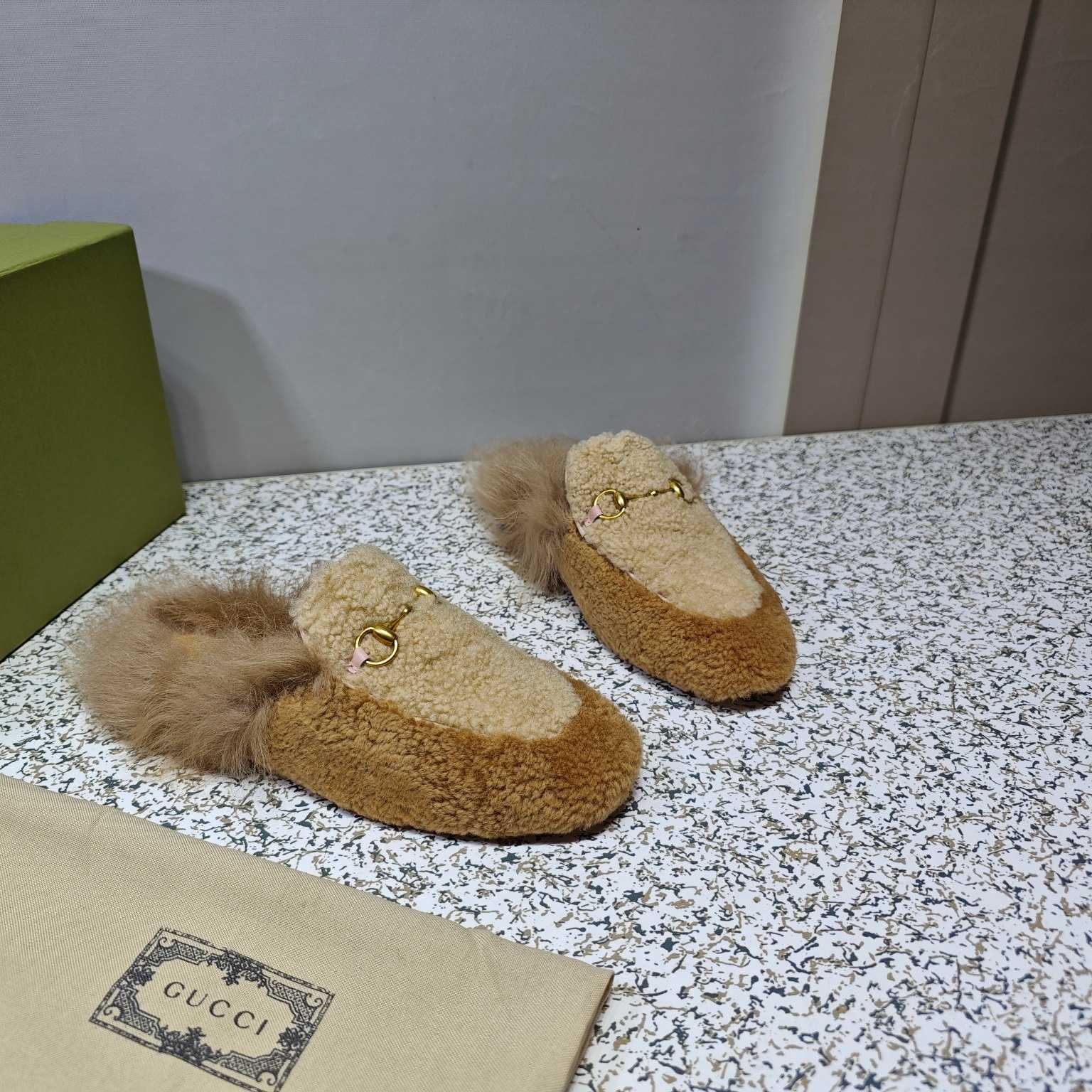 Gucci Shearling Slip - FashionPlug