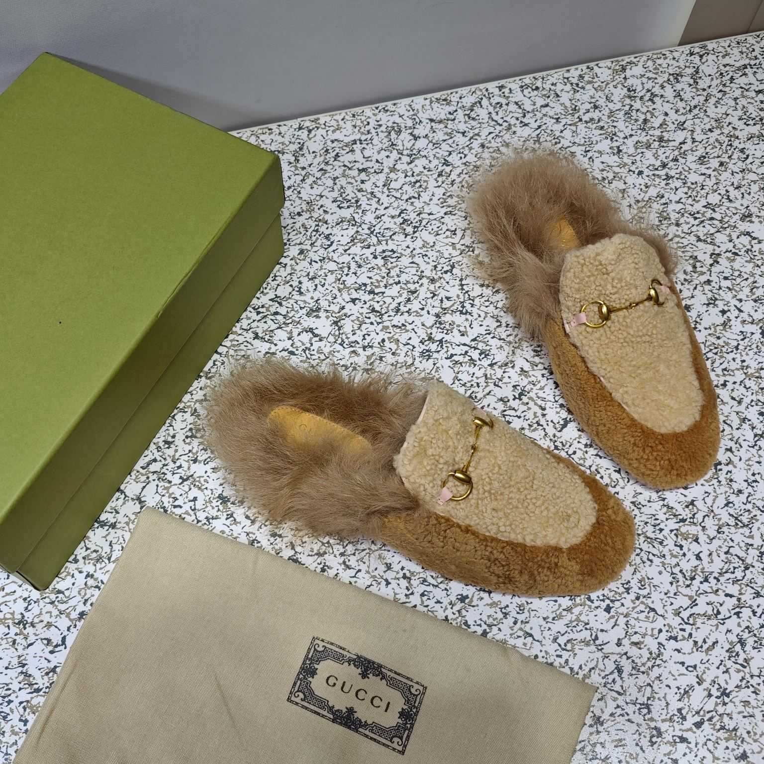 Gucci Shearling Slip - FashionPlug