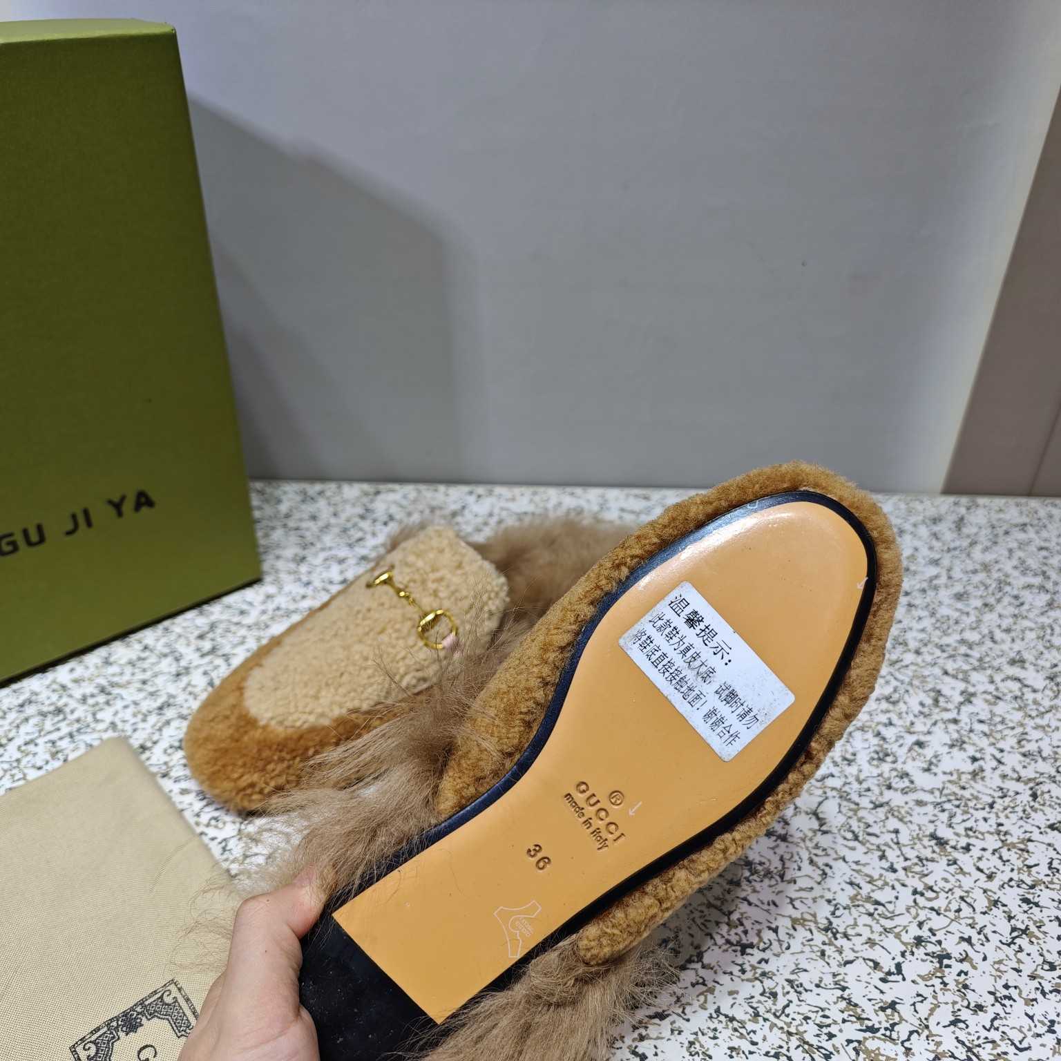 Gucci Shearling Slip - FashionPlug