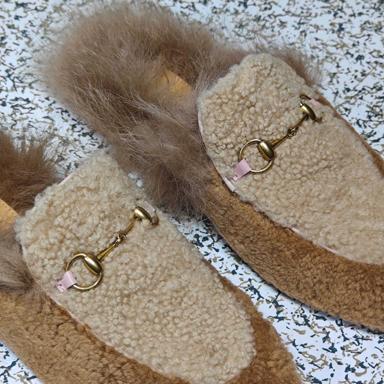 Gucci Shearling Slip - FashionPlug