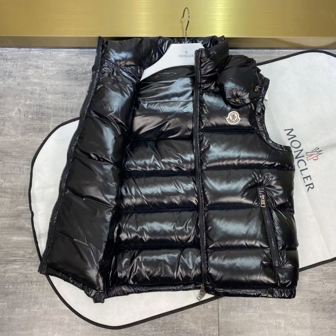 Moncler Bormes Vest - FashionPlug