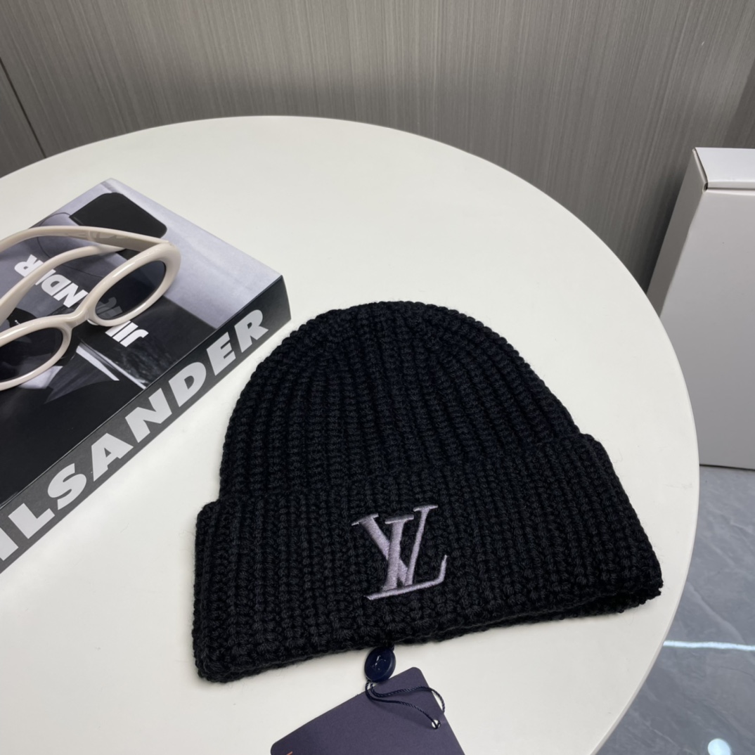 Louis Vuitton Beanie - FashionPlug