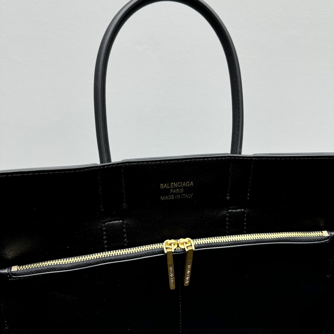 Balenciaga Bel Air Small Carry All Bag in black - FashionPlug
