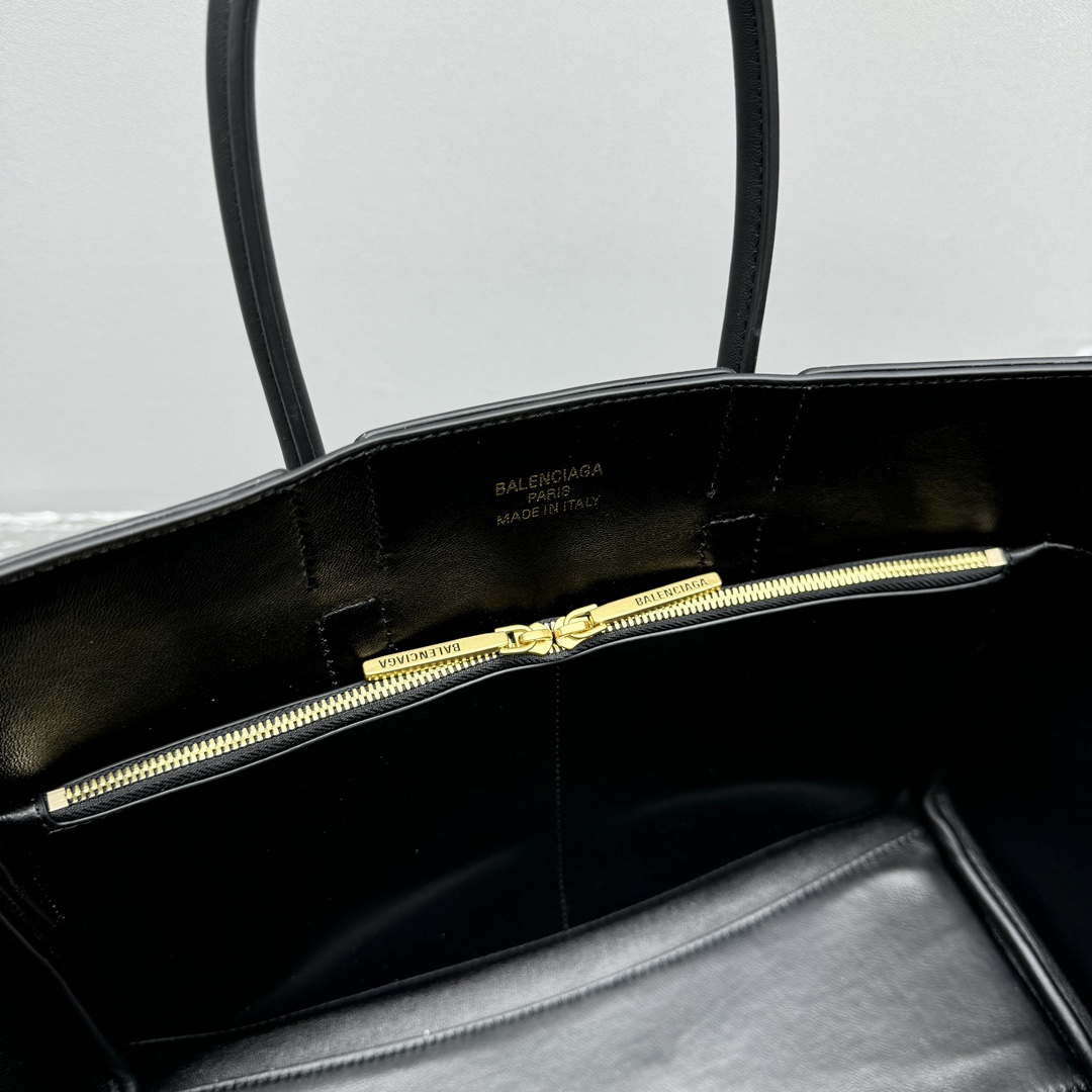 Balenciaga Bel Air Small Carry All Bag in black - FashionPlug