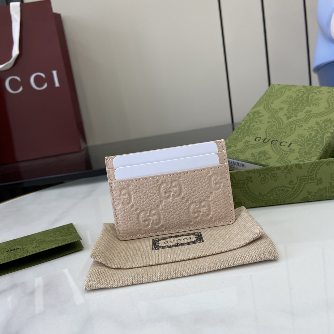 Gucci GG Emblem Card Case  - FashionPlug