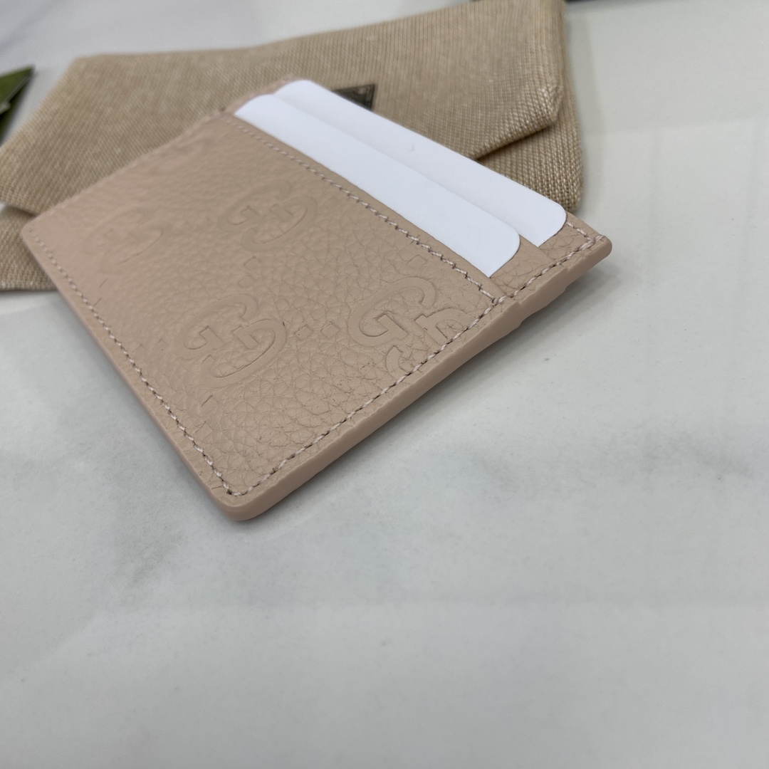 Gucci GG Emblem Card Case  - FashionPlug