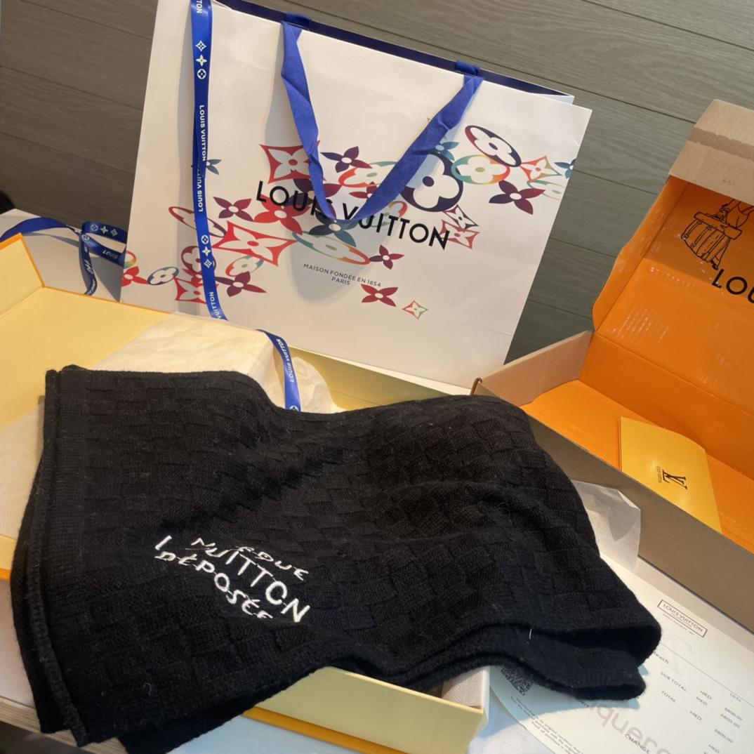 Louis Vuitton Damier Snug Scarf  M90841 - FashionPlug