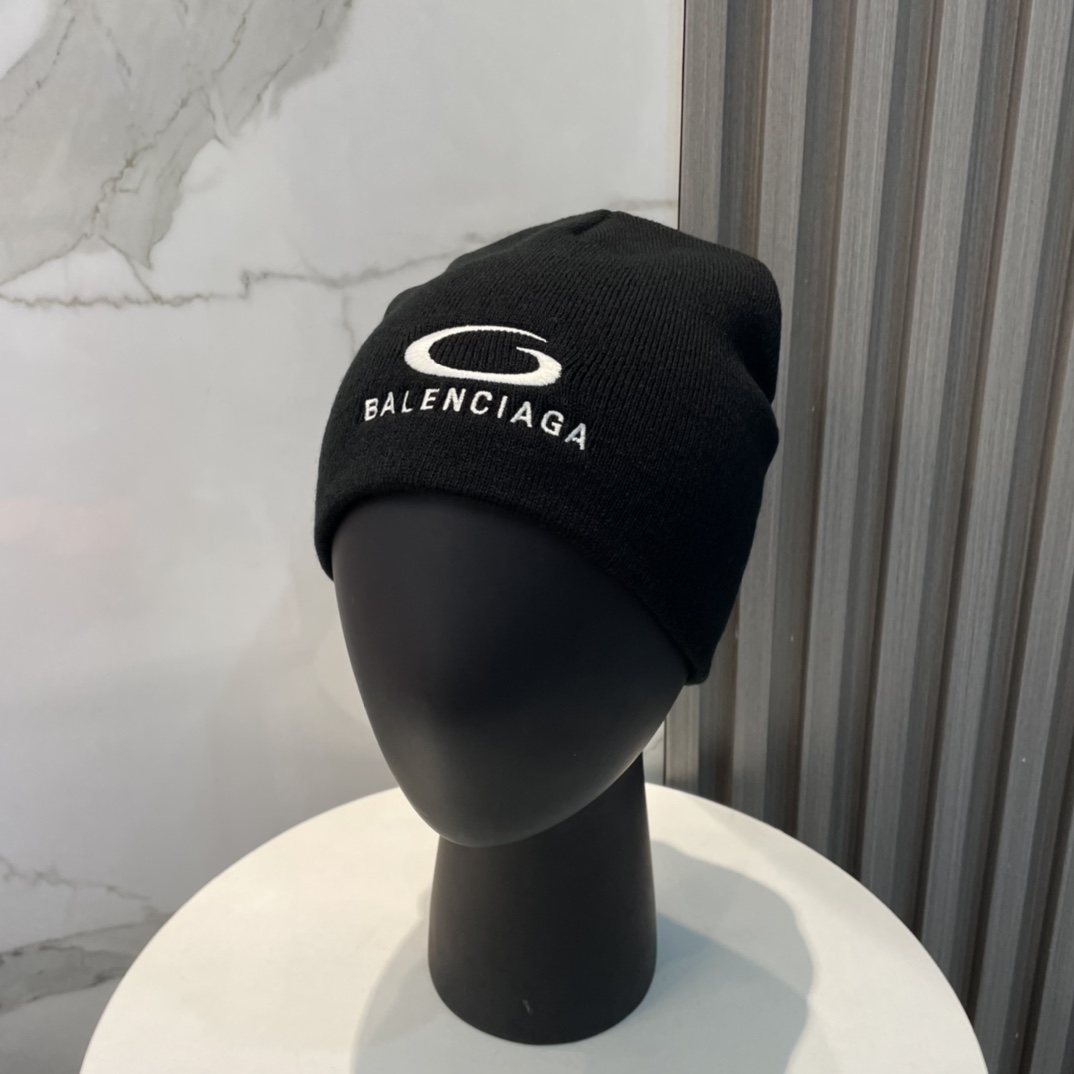 Balenciag Beanie  - FashionPlug