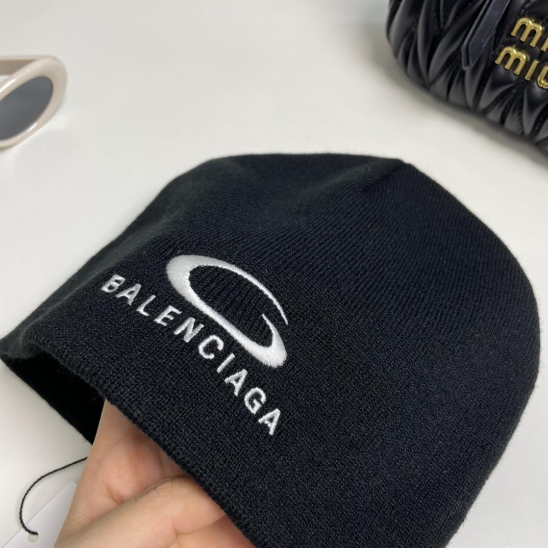 Balenciag Beanie  - FashionPlug