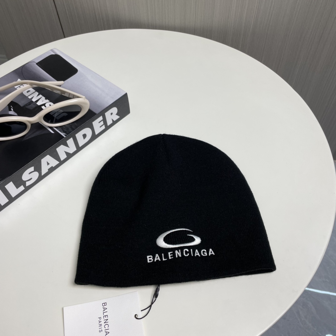 Balenciag Beanie  - FashionPlug