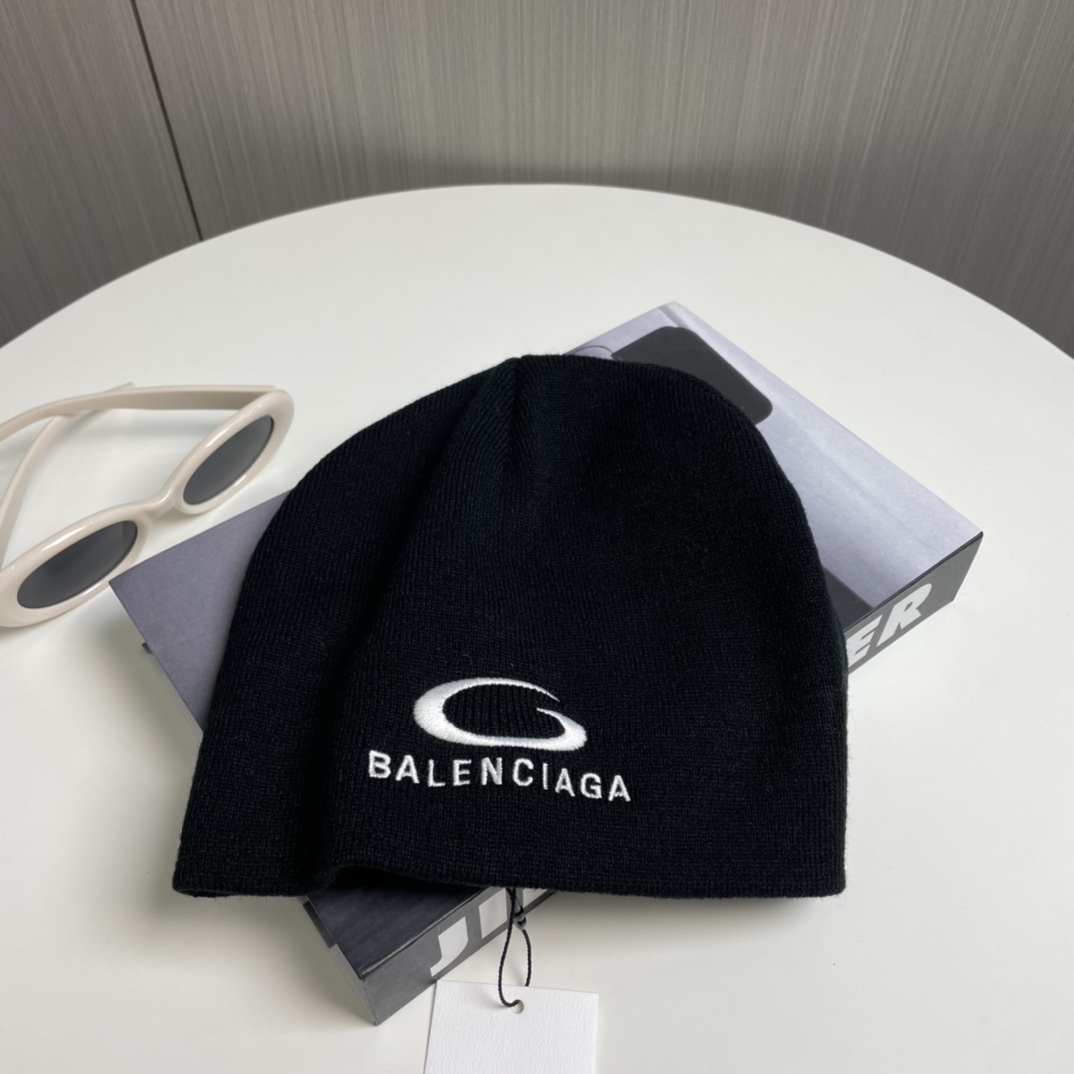 Balenciag Beanie  - FashionPlug