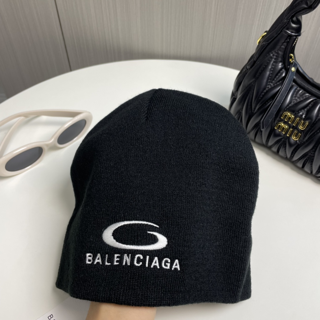 Balenciag Beanie  - FashionPlug