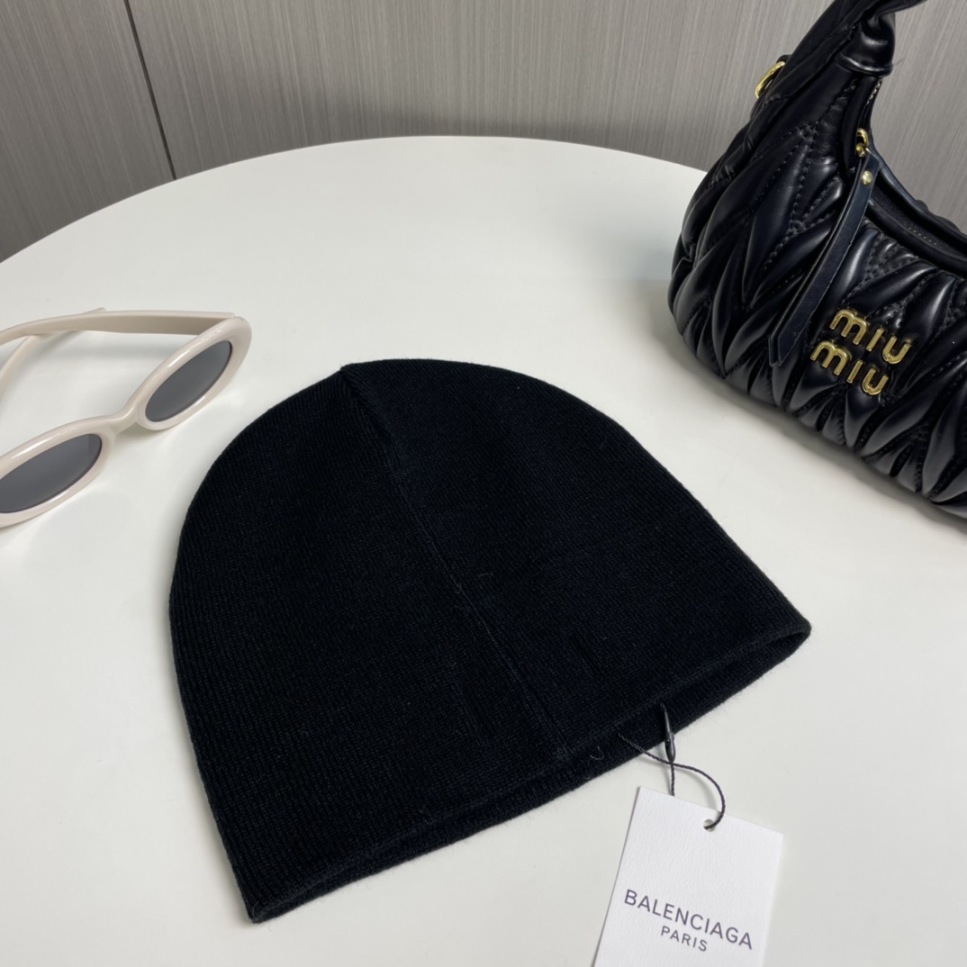 Balenciag Beanie  - FashionPlug