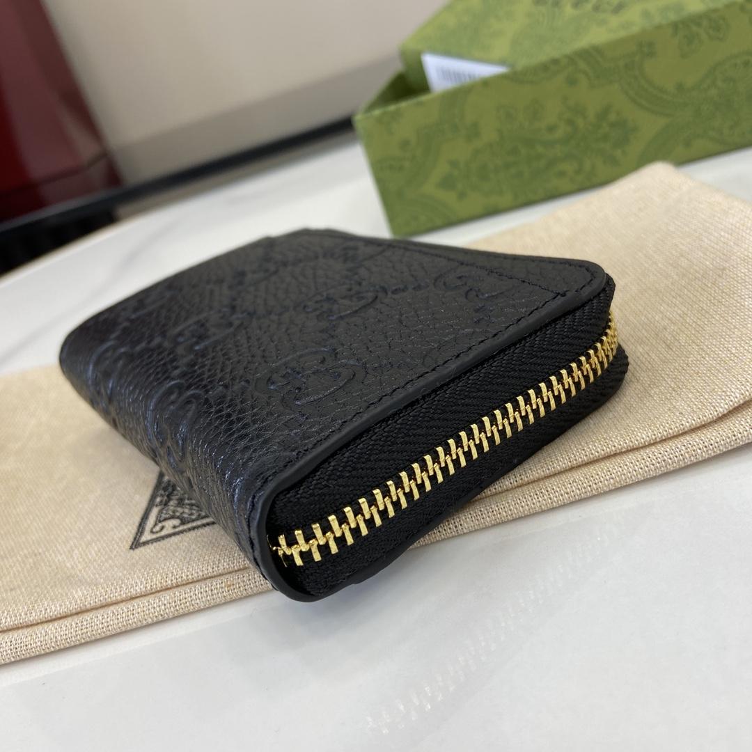 Gucci GG Emblem Zip Card Case  - FashionPlug