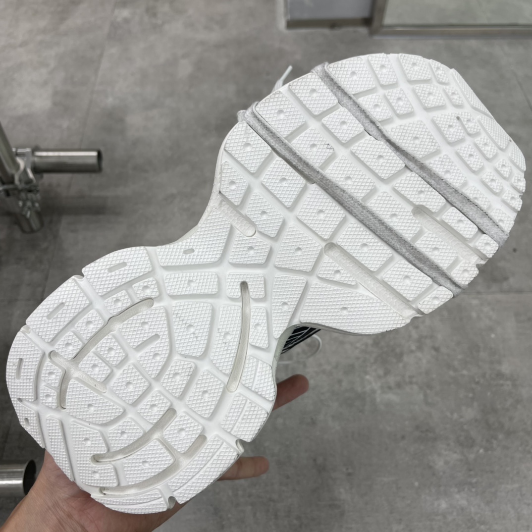 Balenciaga 3XL Sneaker - FashionPlug