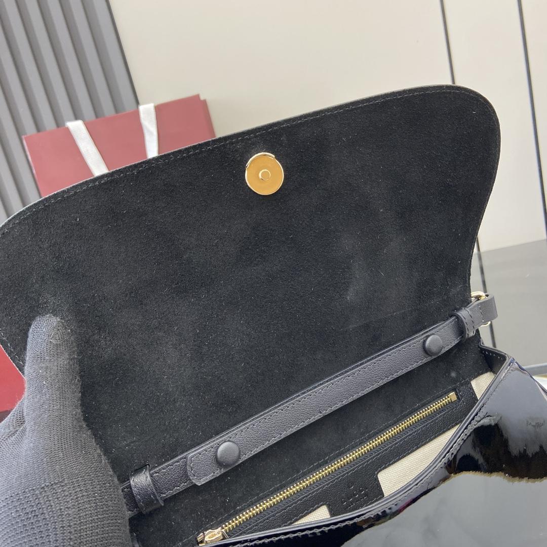 Gucci Blondie Small Shoulder Bag - FashionPlug