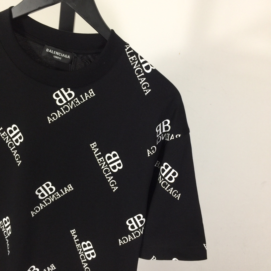 Balenciaga Logo T-Shirt - FashionPlug