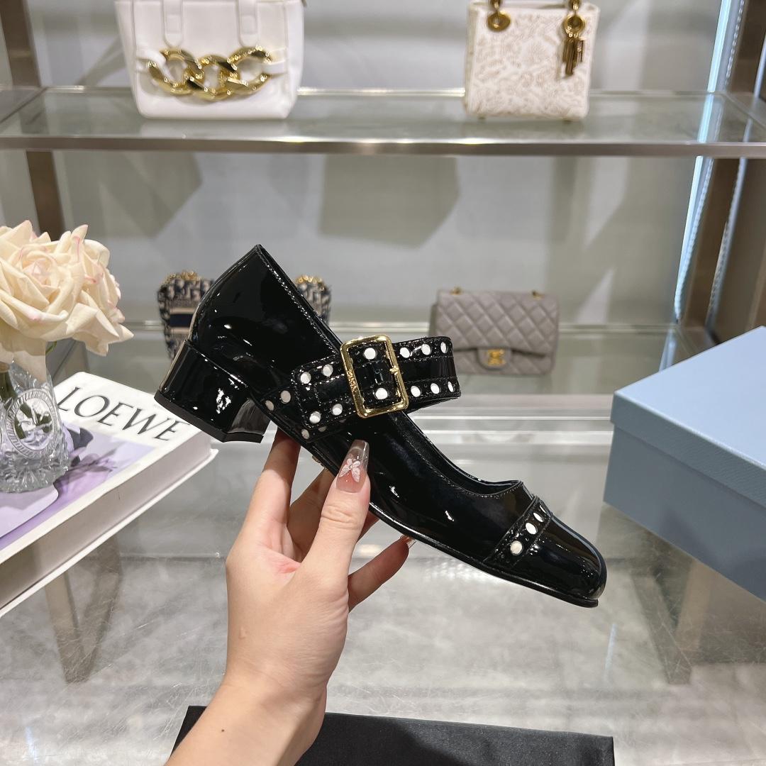 Prada Patent Leather Mary Jane Pumps - FashionPlug