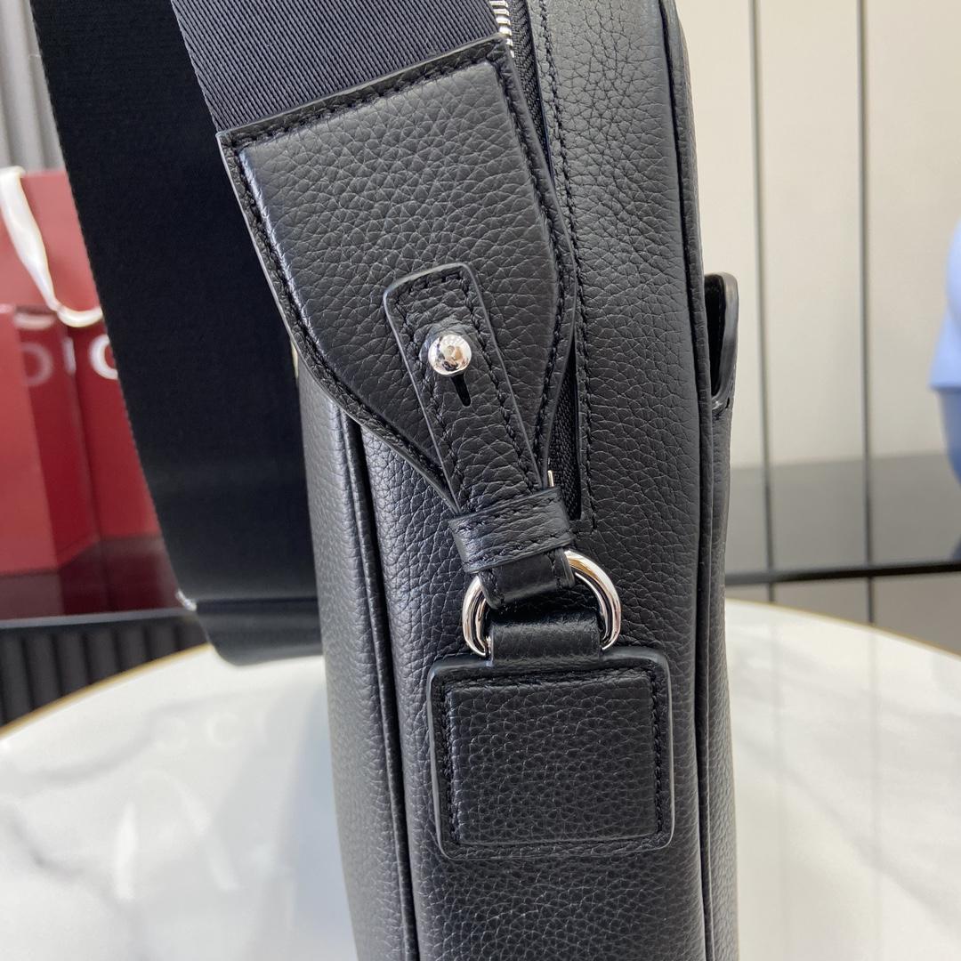 Gucci Medium Briefcase With Web - FashionPlug