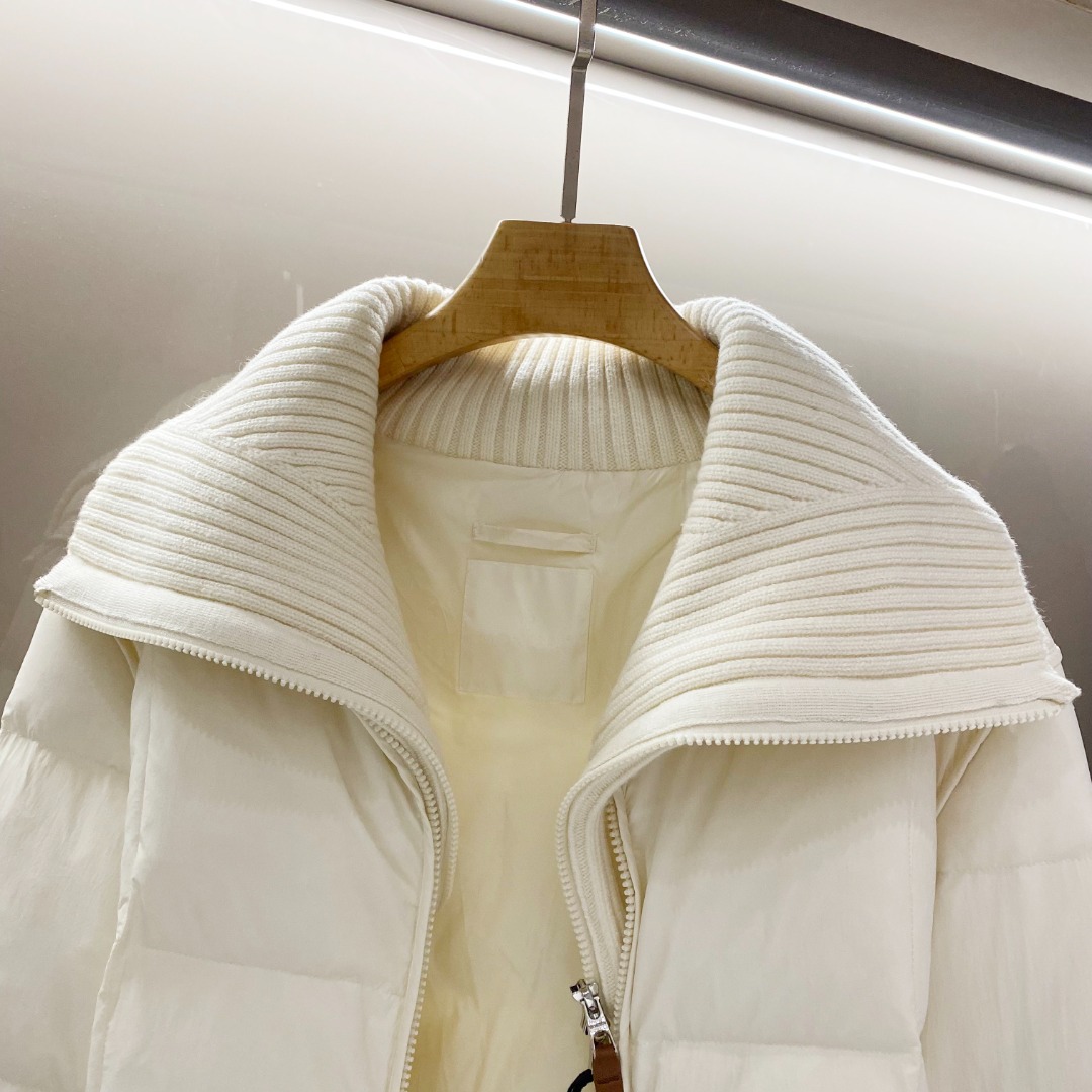 Moncler Jadeite Short Down Jacket - FashionPlug