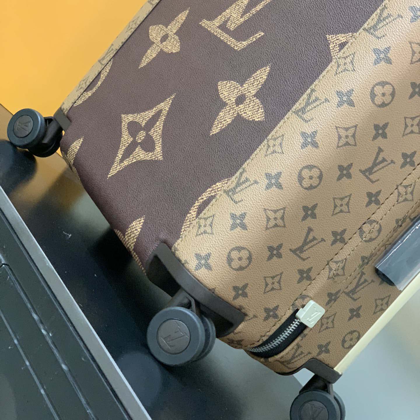 Louis Vuitton Horizon （38 x 55x 21 cm ） - FashionPlug