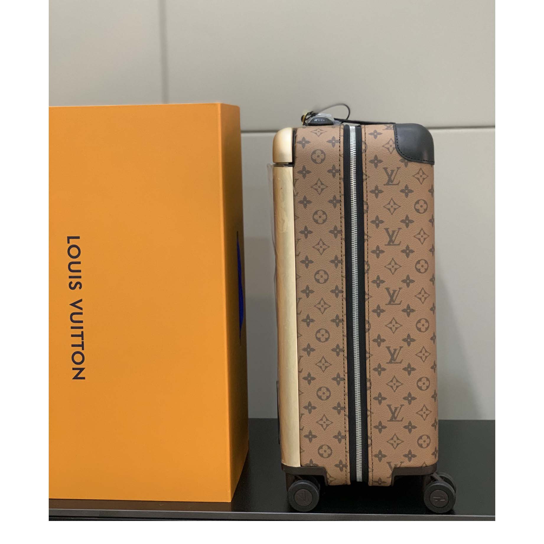 Louis Vuitton Horizon （38 x 55x 21 cm ） - FashionPlug