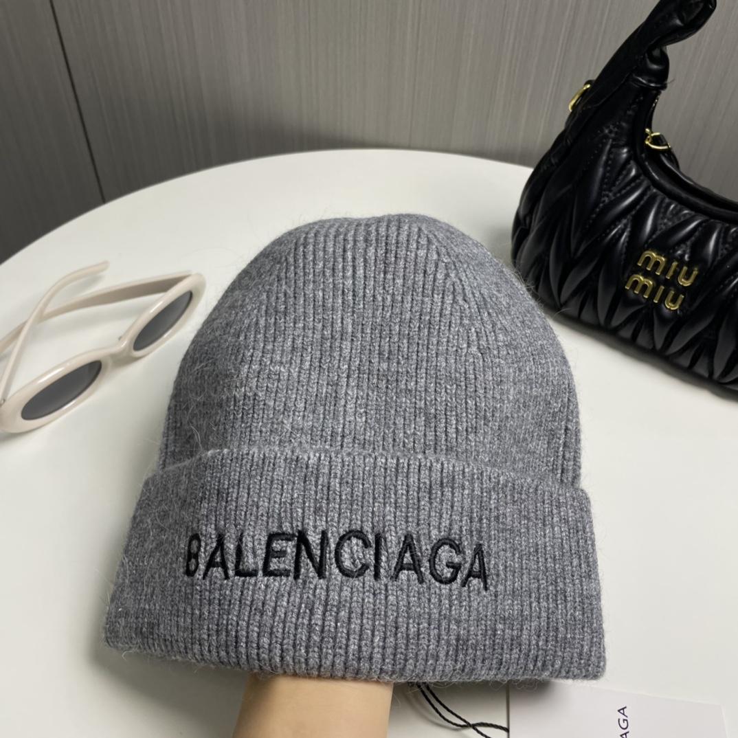 Balenciag Beanie  - FashionPlug