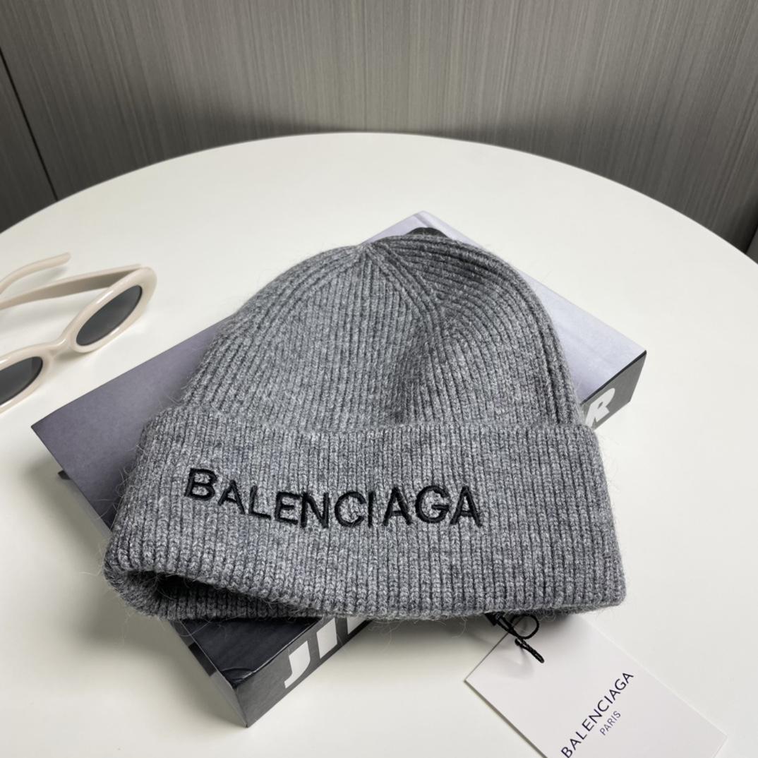 Balenciag Beanie  - FashionPlug