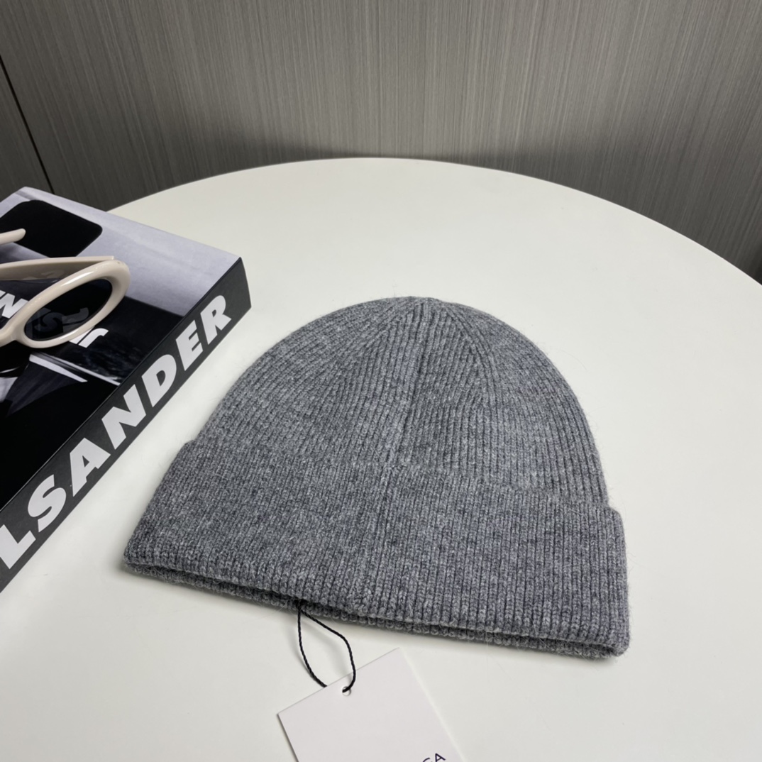 Balenciag Beanie  - FashionPlug