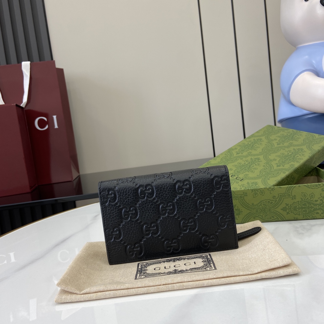 Gucci GG Emblem Medium Wallet - FashionPlug