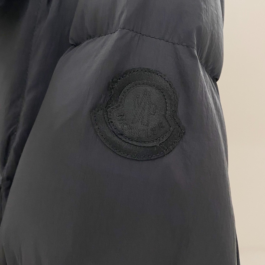Moncler Jadeite Short Down Jacket - FashionPlug