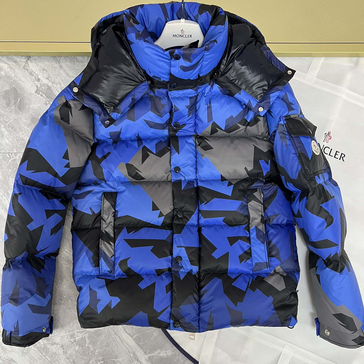 Moncler Mosa Padded Down Jacket - FashionPlug