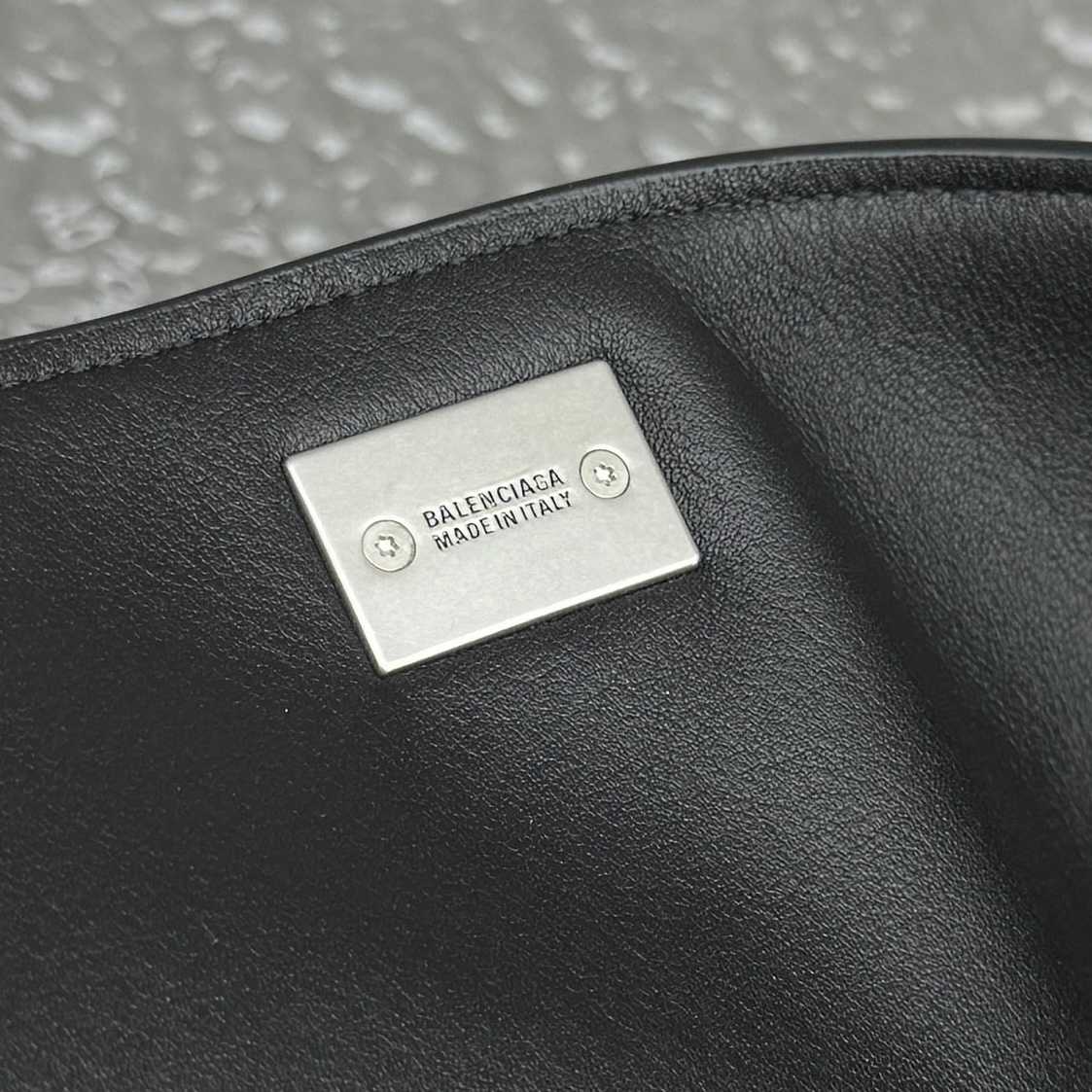 Balenciaga Rodeo Large Handbag In Black - FashionPlug