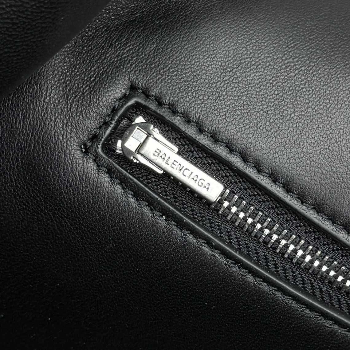 Balenciaga Rodeo Large Handbag In Black - FashionPlug
