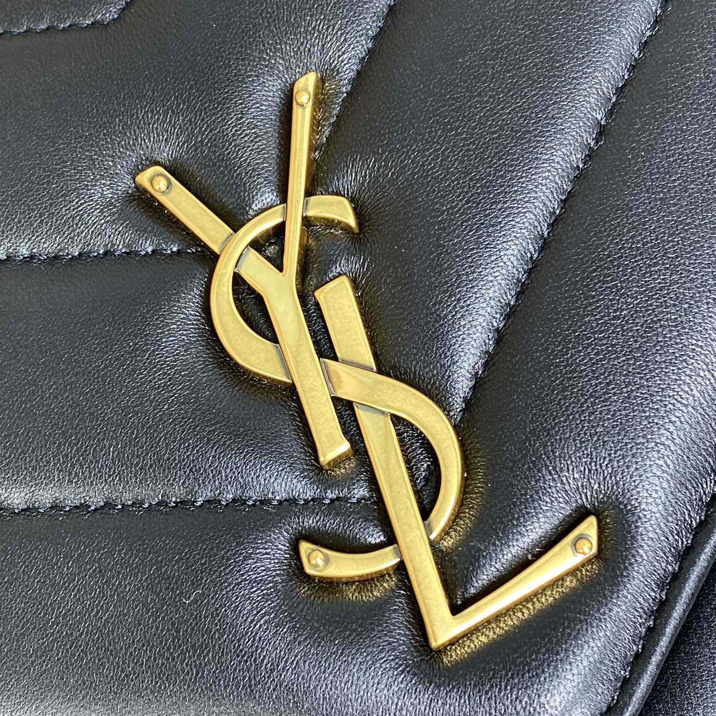 Saint Laurent Loulou Medium In Matelasse Lambskin - FashionPlug