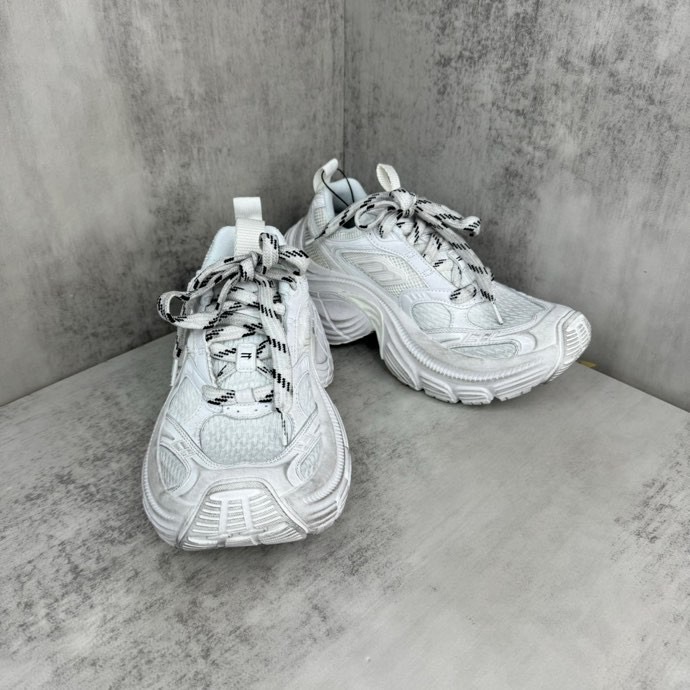 Balenciaga 6XL Sneaker In White - FashionPlug