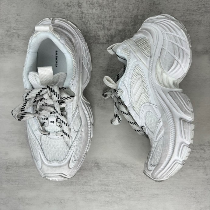 Balenciaga 6XL Sneaker In White - FashionPlug