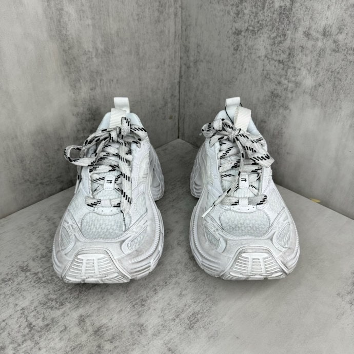 Balenciaga 6XL Sneaker In White - FashionPlug
