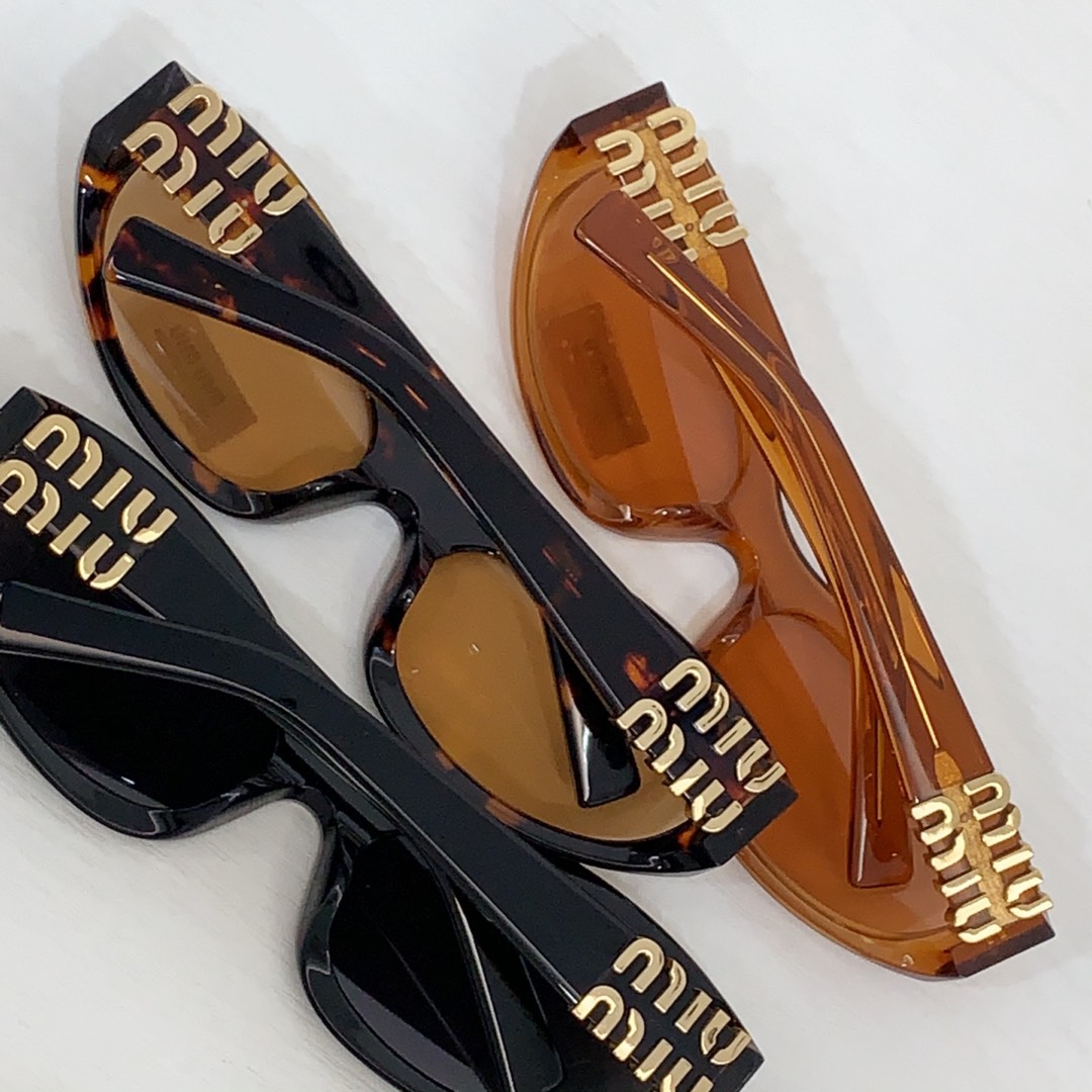 Miu Miu Miu Glimpse Sunglasses - FashionPlug