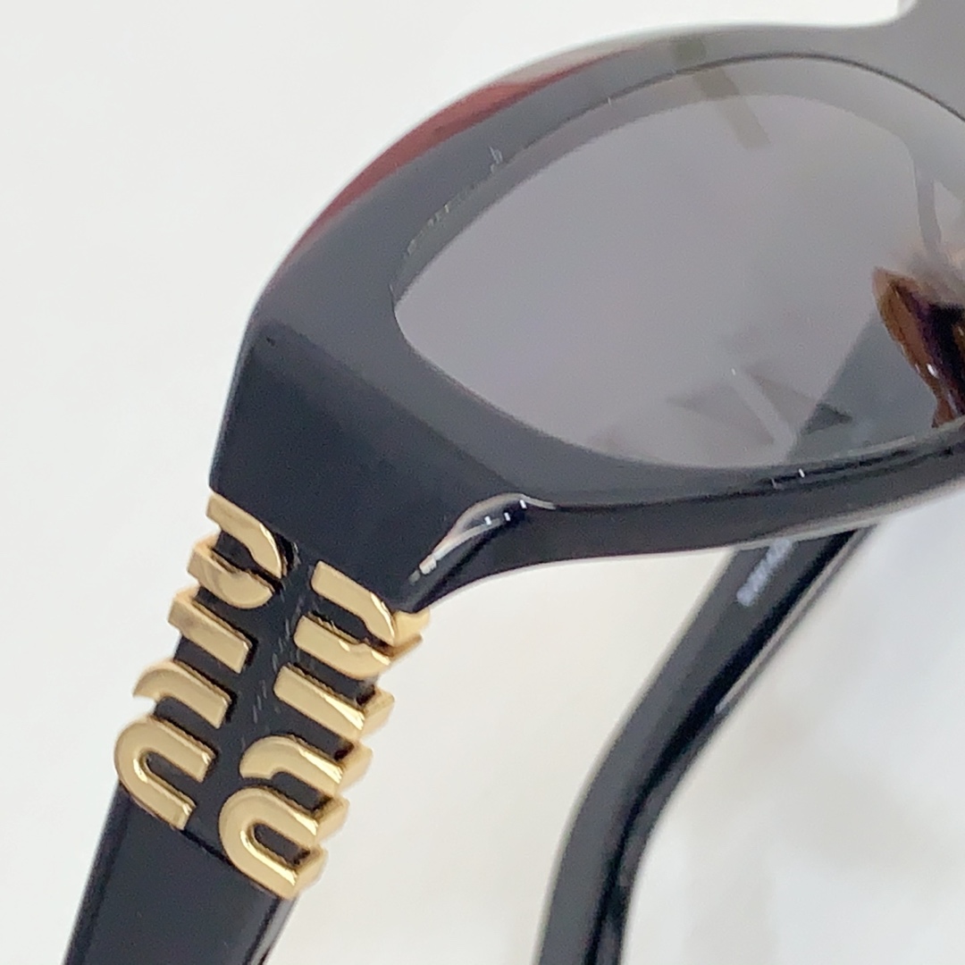 Miu Miu Miu Glimpse Sunglasses - FashionPlug