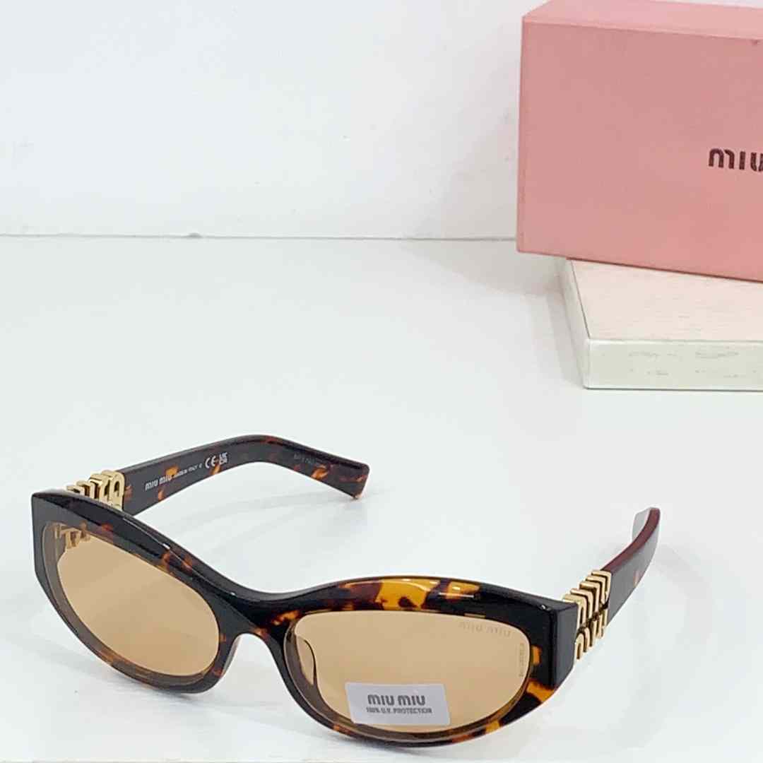 Miu Miu Miu Glimpse Sunglasses - FashionPlug